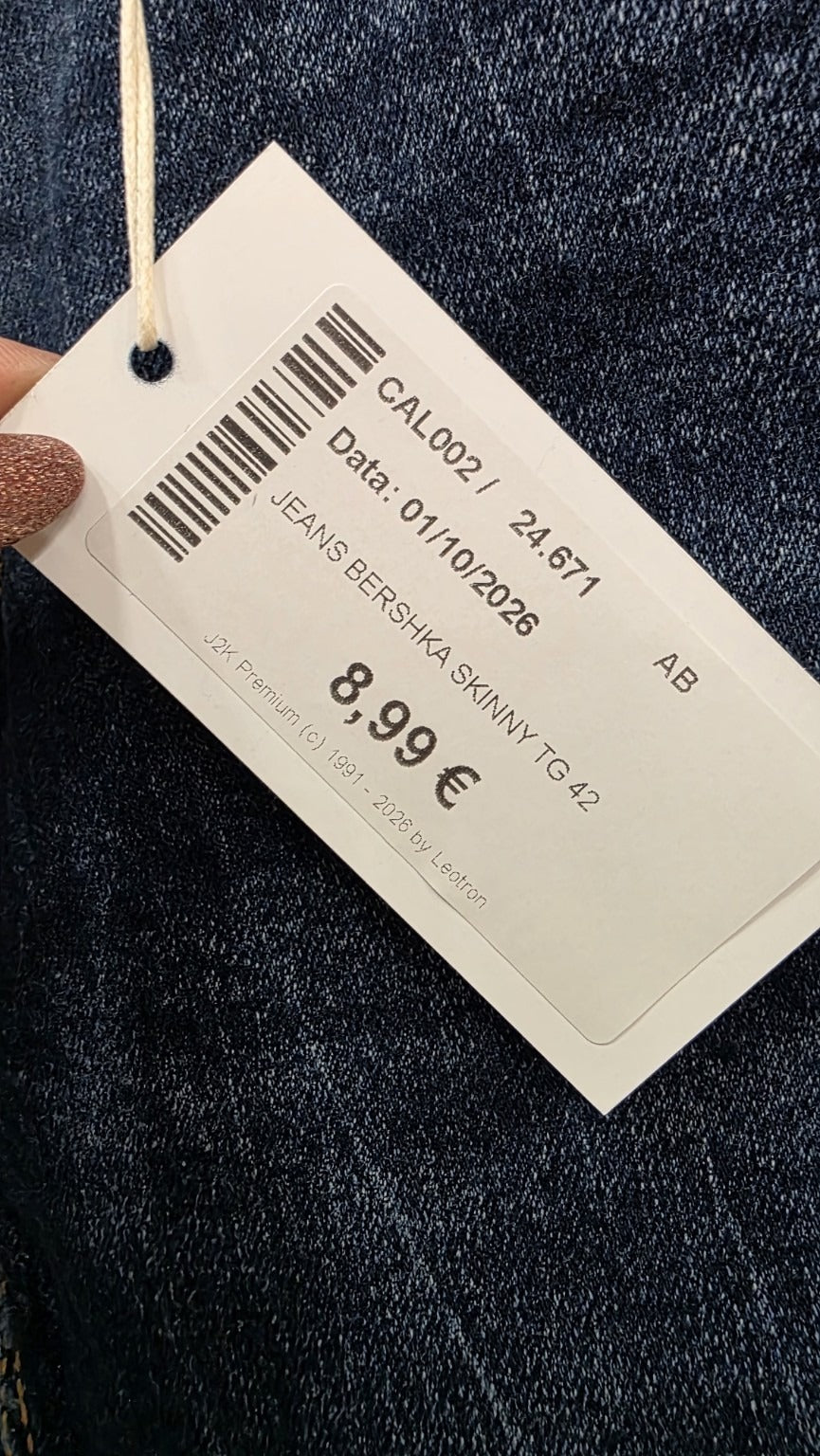 Cartellino RIAMATO jeans Bershka a 8,99 euro