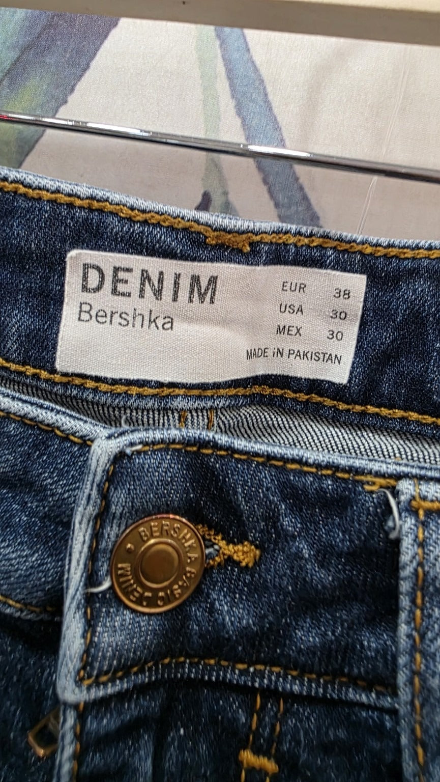Etichetta Bershka Denim taglia EUR 38 USA 30