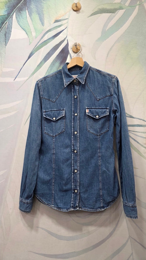 Camicia GUESS U.S.A. in denim blu, taglia S, vista frontale