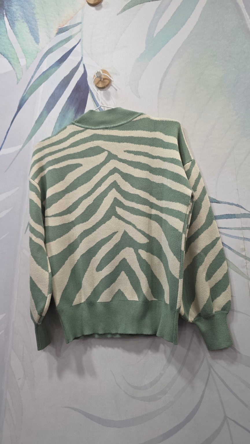 Maglioncino Laura Torelli verde e beige, vista posteriore