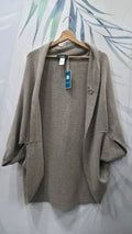 Coprispalle LDA beige tortora con spilla in omaggio, vista frontale intera