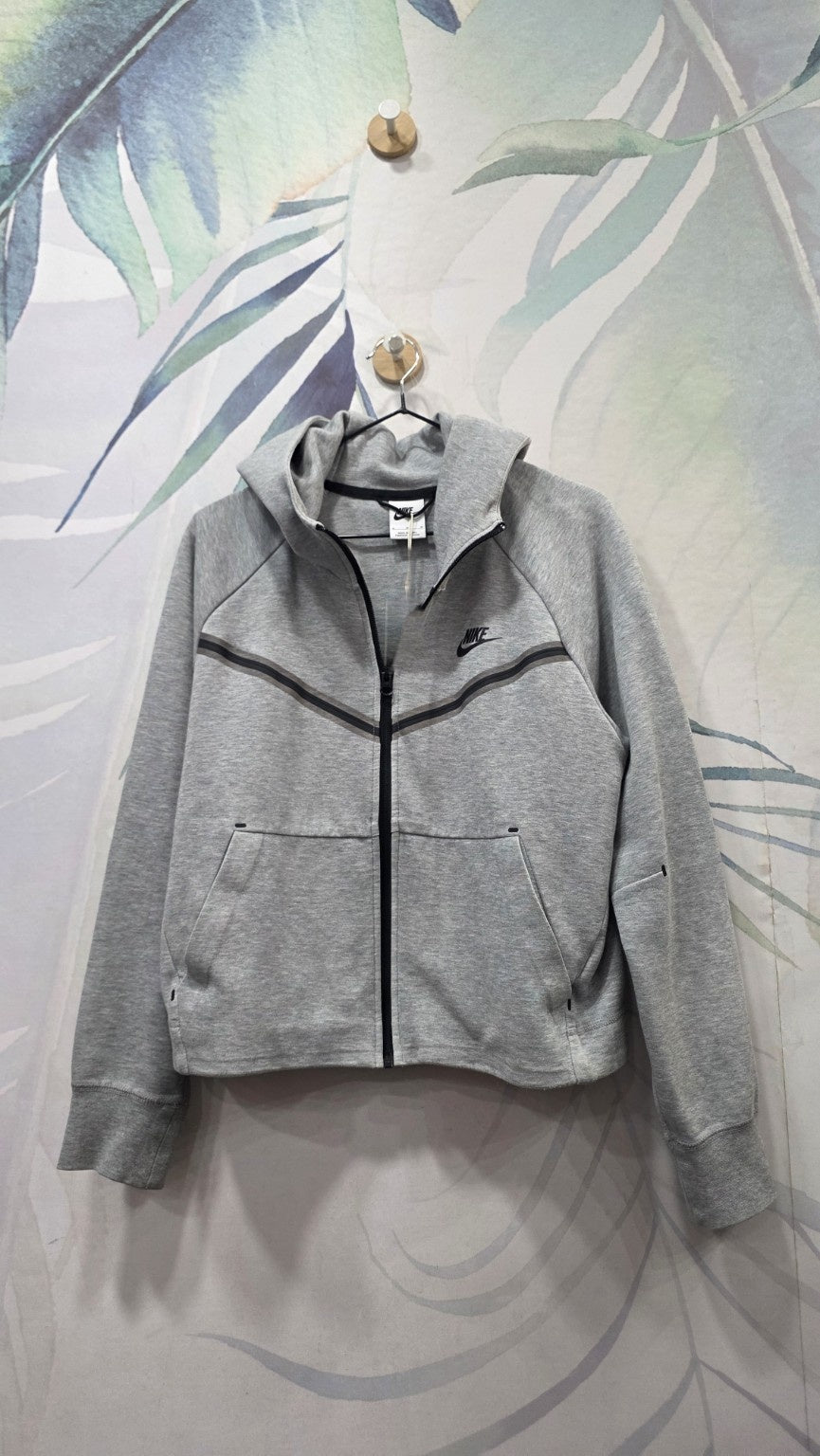 Felpa Nike Tech Fleece Windrunner grigia da donna taglia M vista frontale