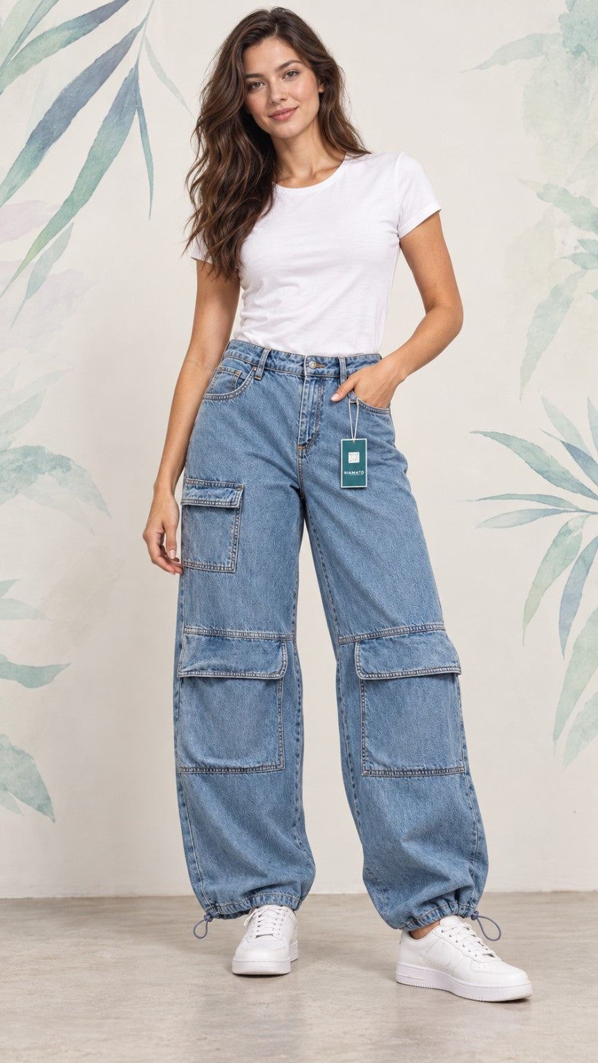 Jeans cargo B Angel azzurri taglia IT 44: immagine illustrativa con modella, capo interamente visibile