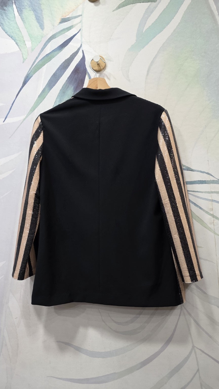 Blazer Amuè, retro nero e maniche a righe
