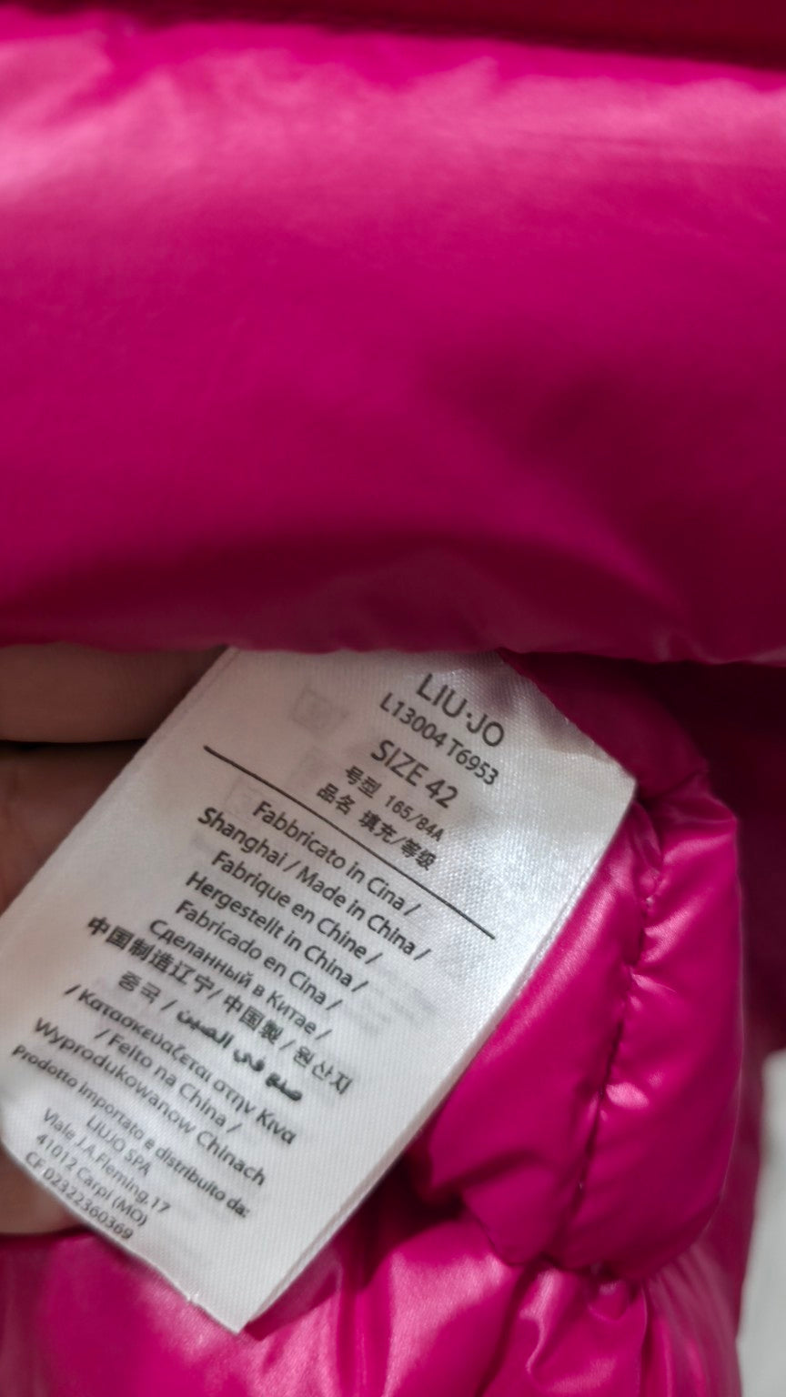 Etichetta Liu Jo, taglia 42 e codice modello L13004 T6953
