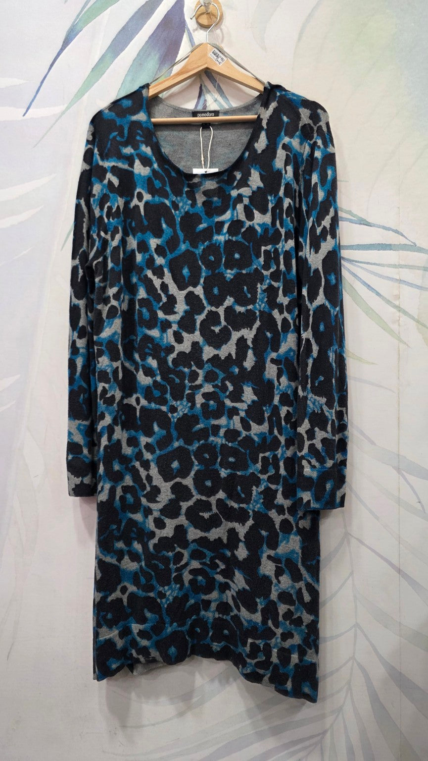 Abito Pomodoro animalier blu, nero e grigio, vista frontale