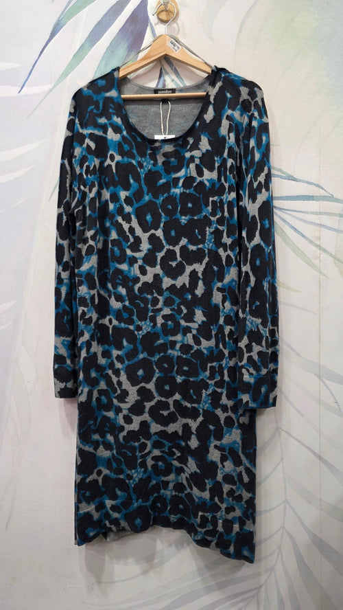 Abito Pomodoro animalier blu, nero e grigio, vista frontale