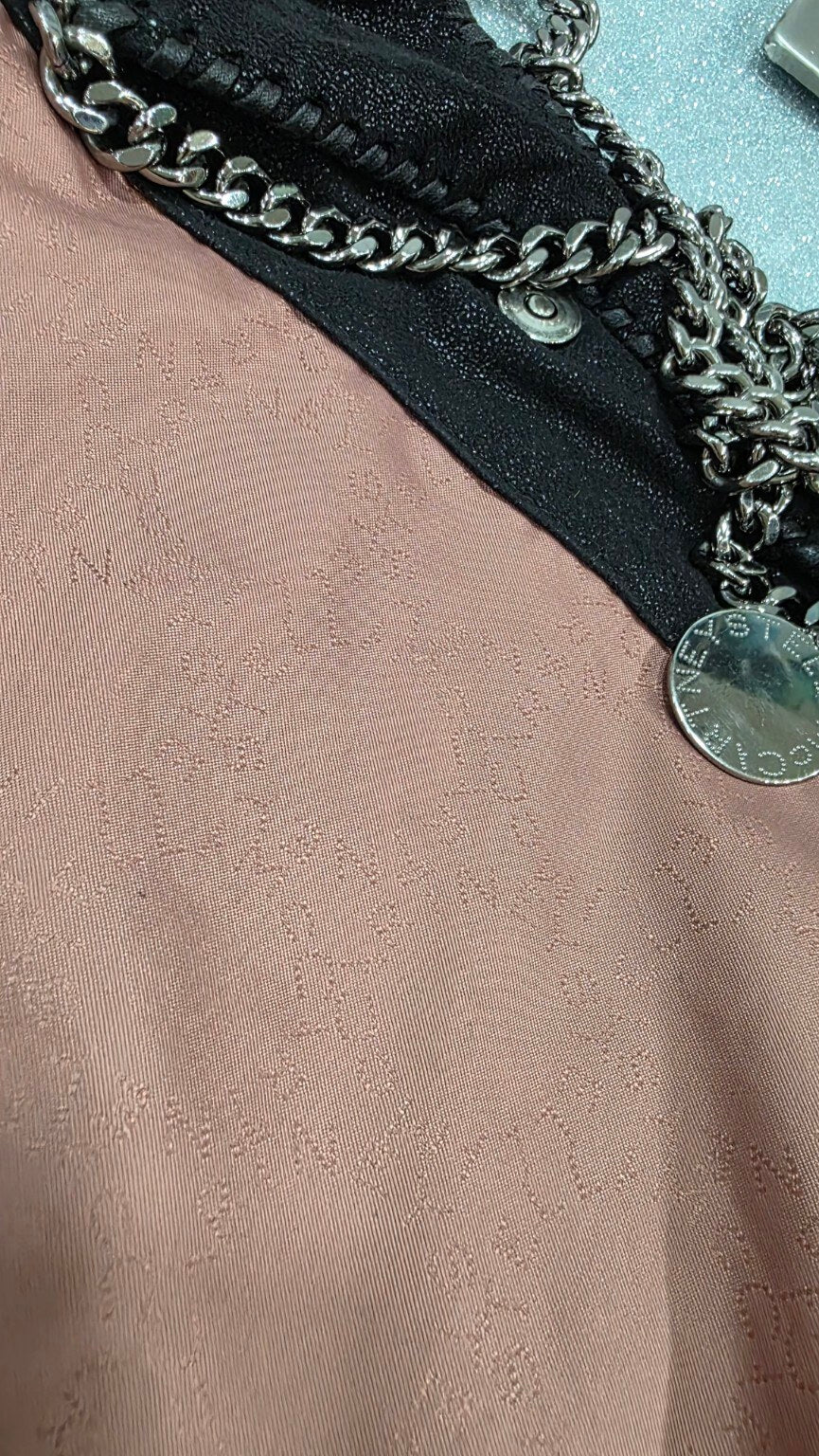 Dettaglio fodera interna monogrammata Stella McCartney