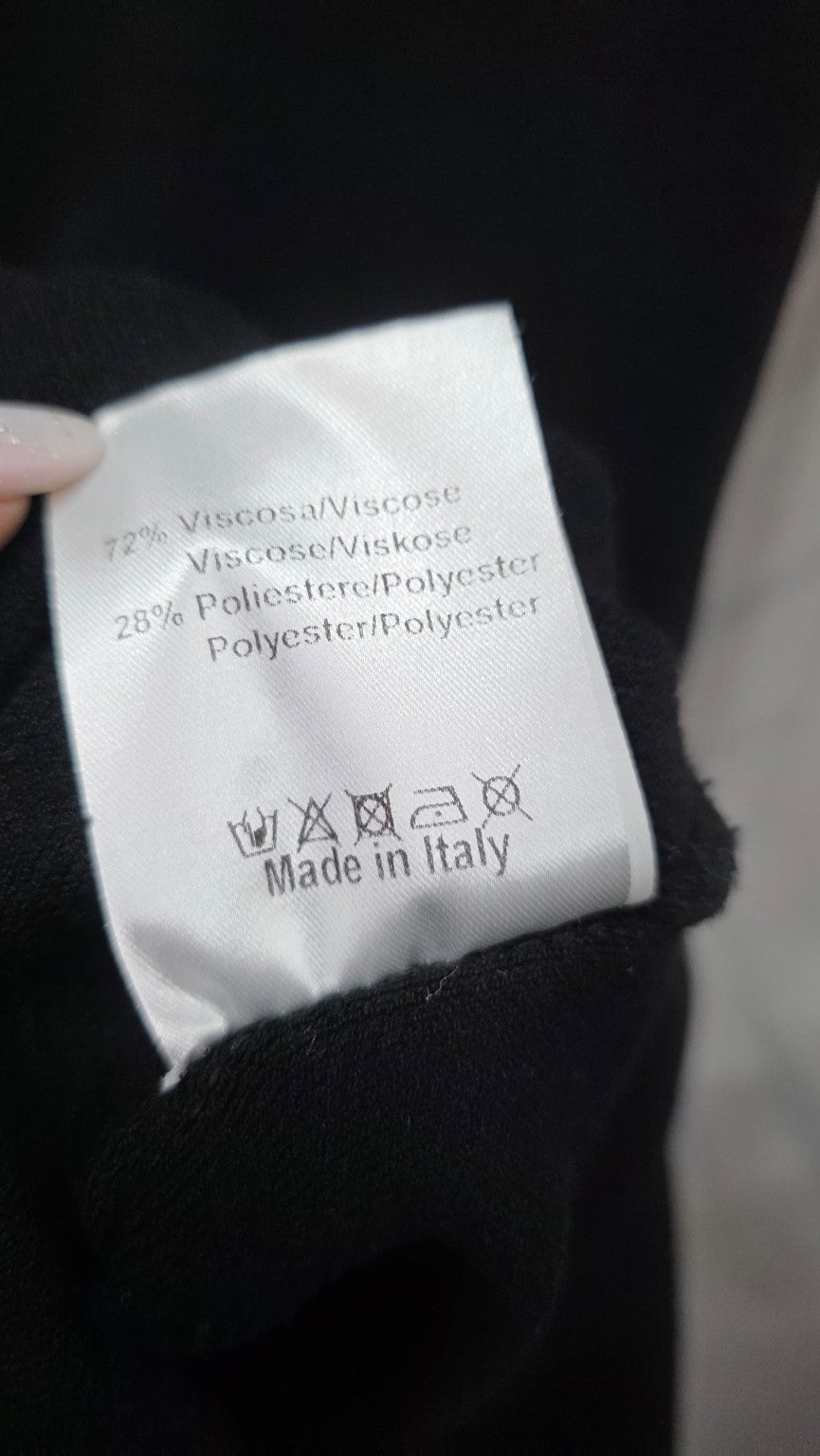 Etichetta Made in Italy: 72% viscosa e 28% poliestere