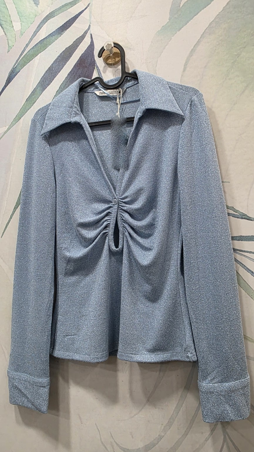 Maglia Zara celeste lurex taglia S con arricciatura e apertura centrale