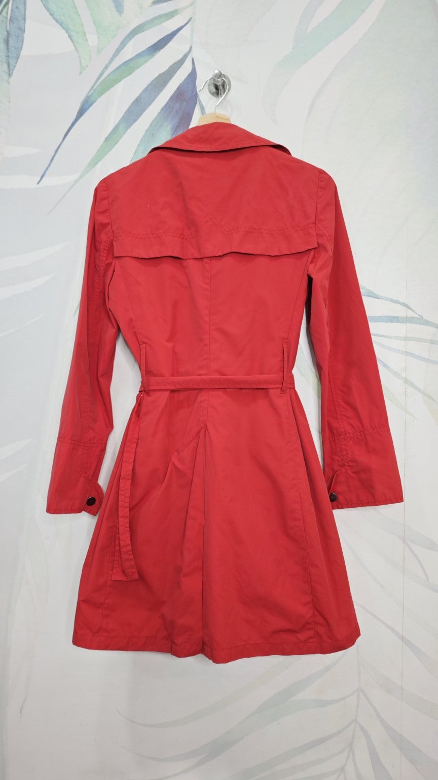 Trench Intrend rosso, vista posteriore
