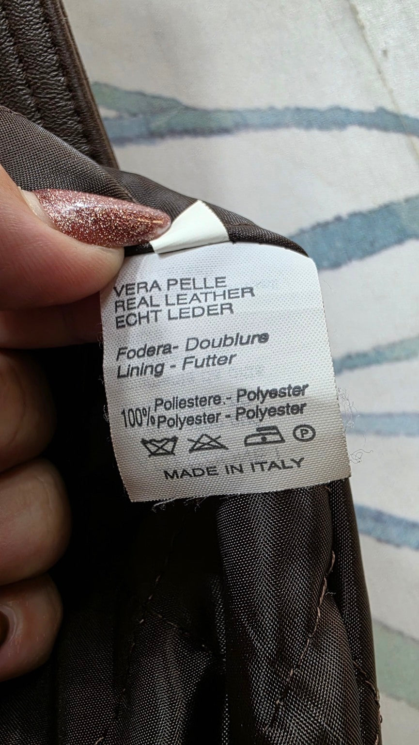 Etichetta vera pelle, fodera 100% poliestere e Made in Italy