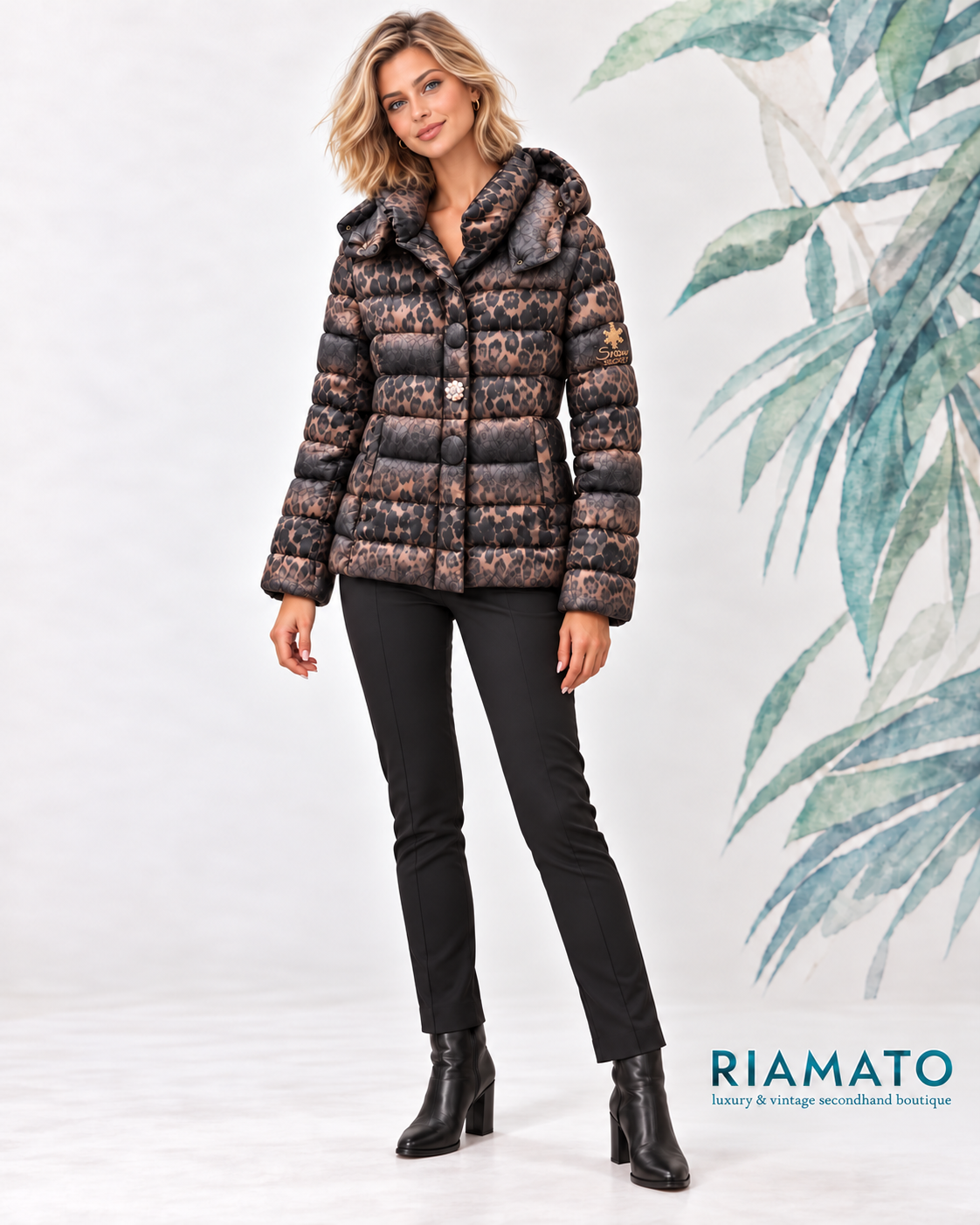 Simulazione con IA del piumino Snow Secret indossato da una modella